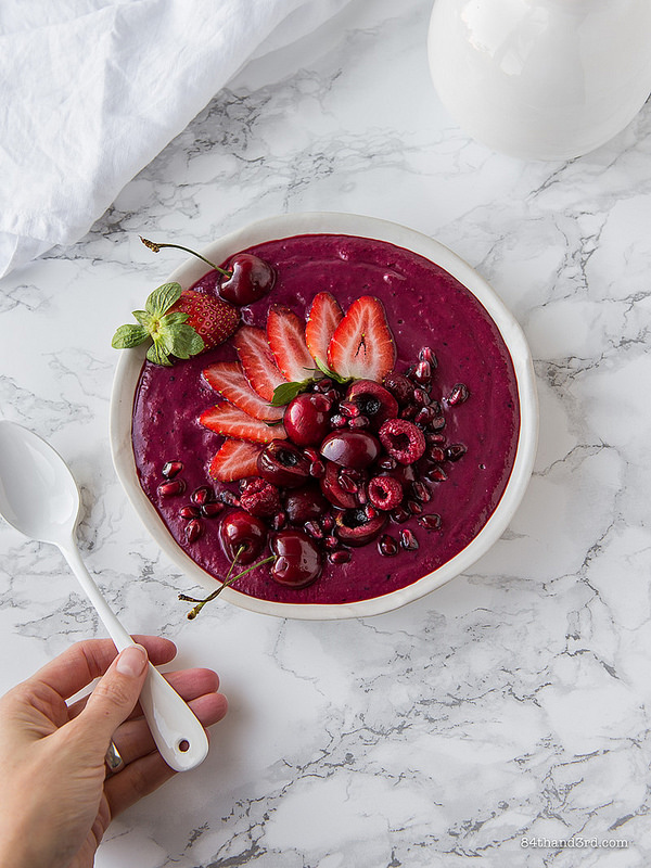 Beetroot Berry Smoothie Bowl3 - Beetroot & Berry Smoothie Bowl